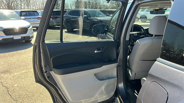 Used 2021 Honda Pilot Touring image 23