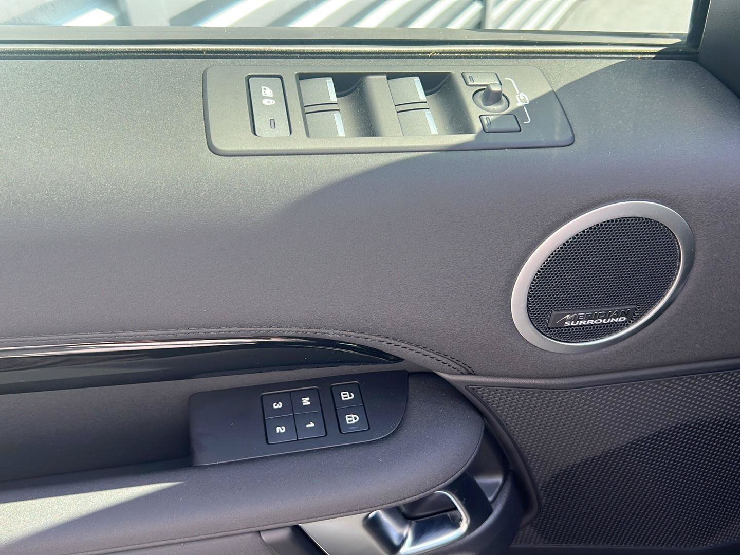 New 2026 Land Rover Discovery S AWD/4WD image 26