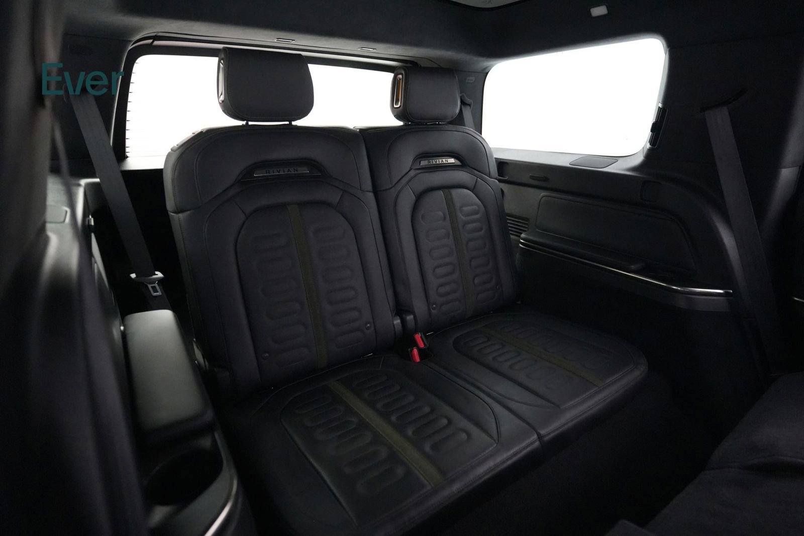 Used 2024 Rivian R1S Adventure image 26