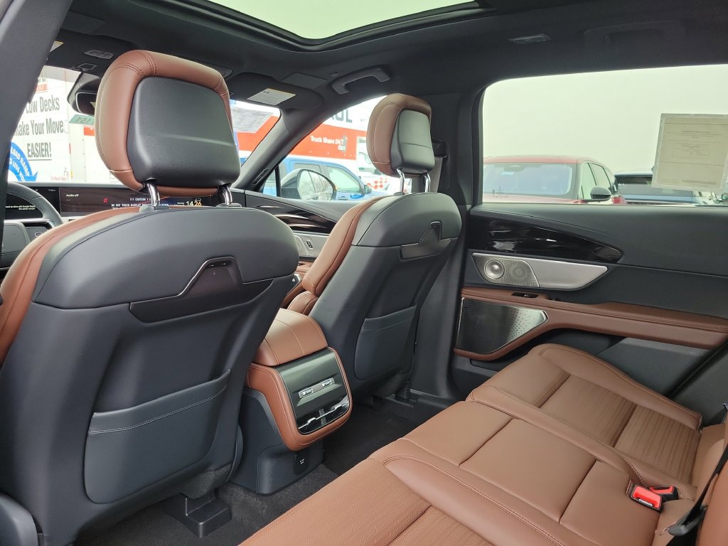 New 2026 Lincoln Nautilus Reserve AWD/4WD image 15