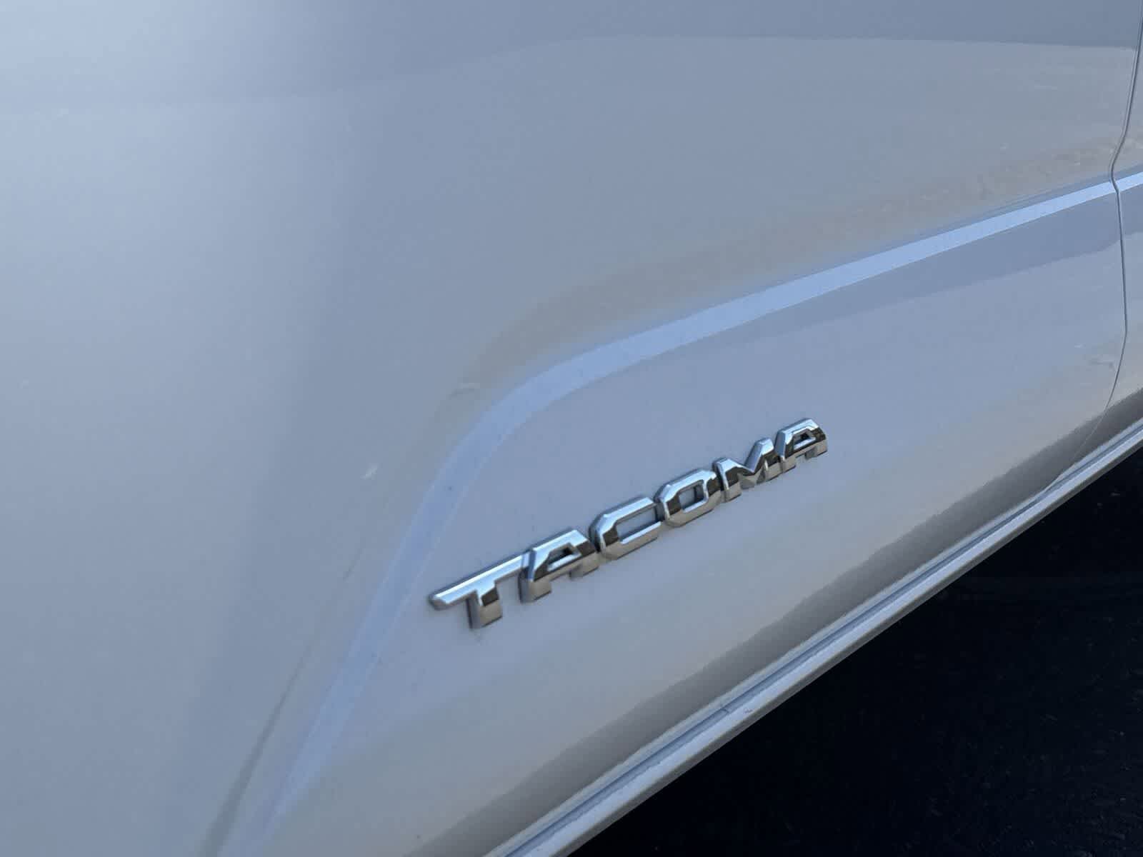 Certified 2024 Toyota Tacoma SR5 AWD/4WD image 33