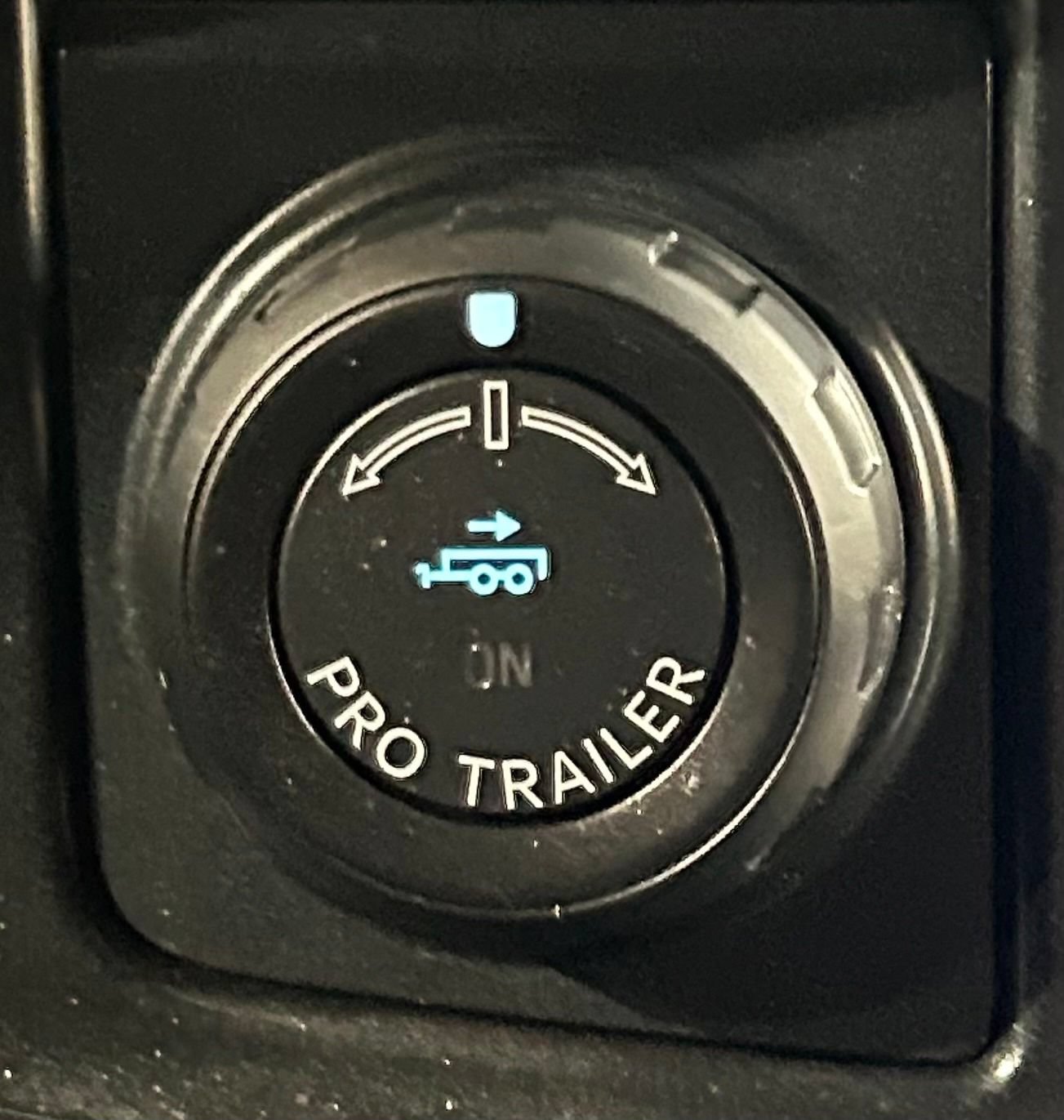 Used 2026 Ford F250 Platinum w/ FX4 Off-Road Package AWD/4WD image 99