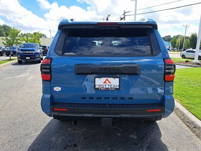 Used 2026 Toyota 4Runner SR5 AWD/4WD image 9