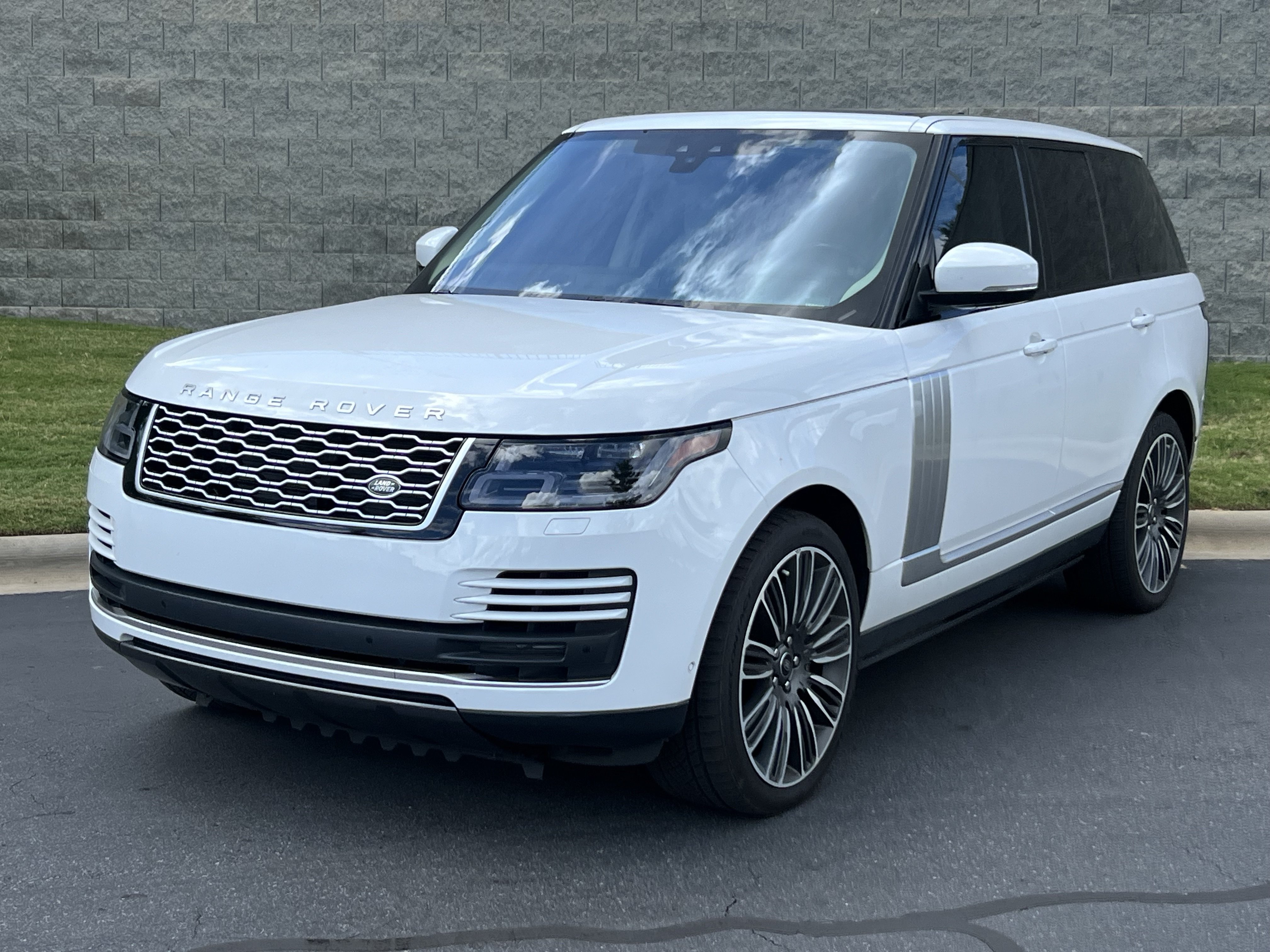Used 2021 Land Rover Range Rover P525 Westminster Edition AWD/4WD video 1