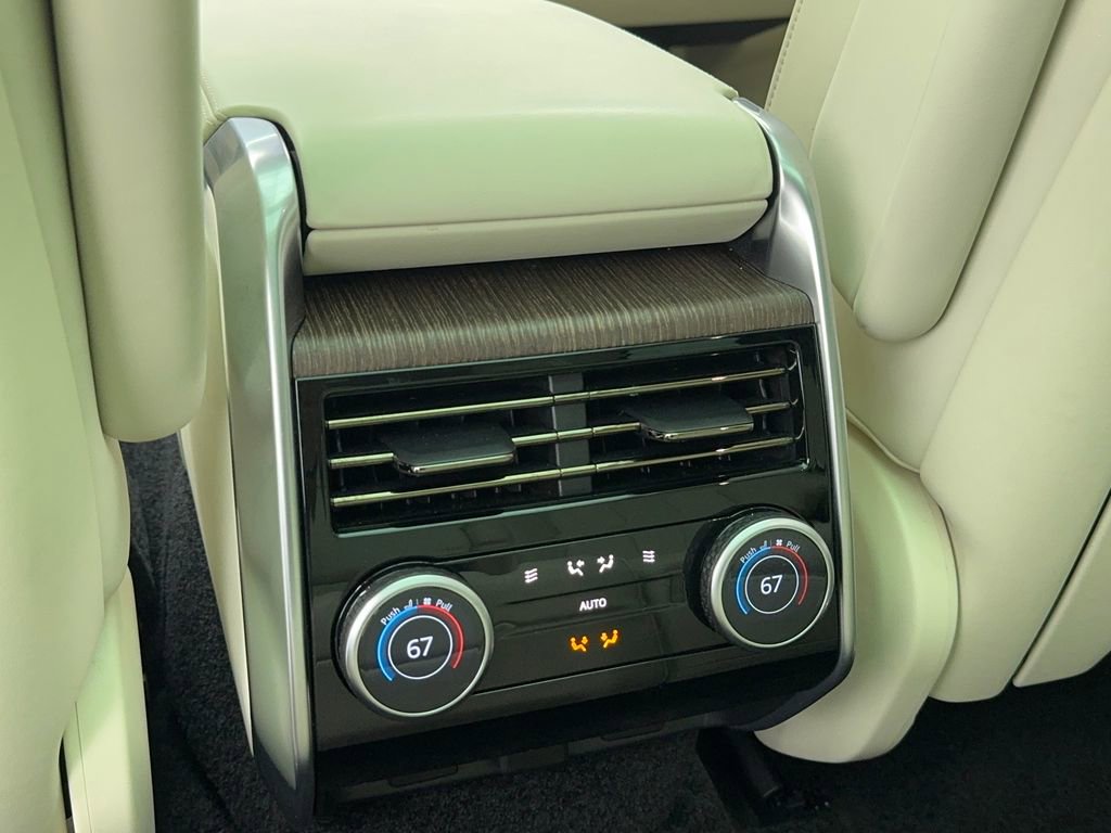 Used 2023 Land Rover Range Rover SE image 44