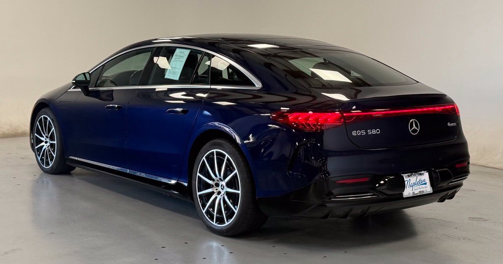 Used 2022 Mercedes-Benz EQS 580 4MATIC Sedan w/ Exclusive Trim Package image 4