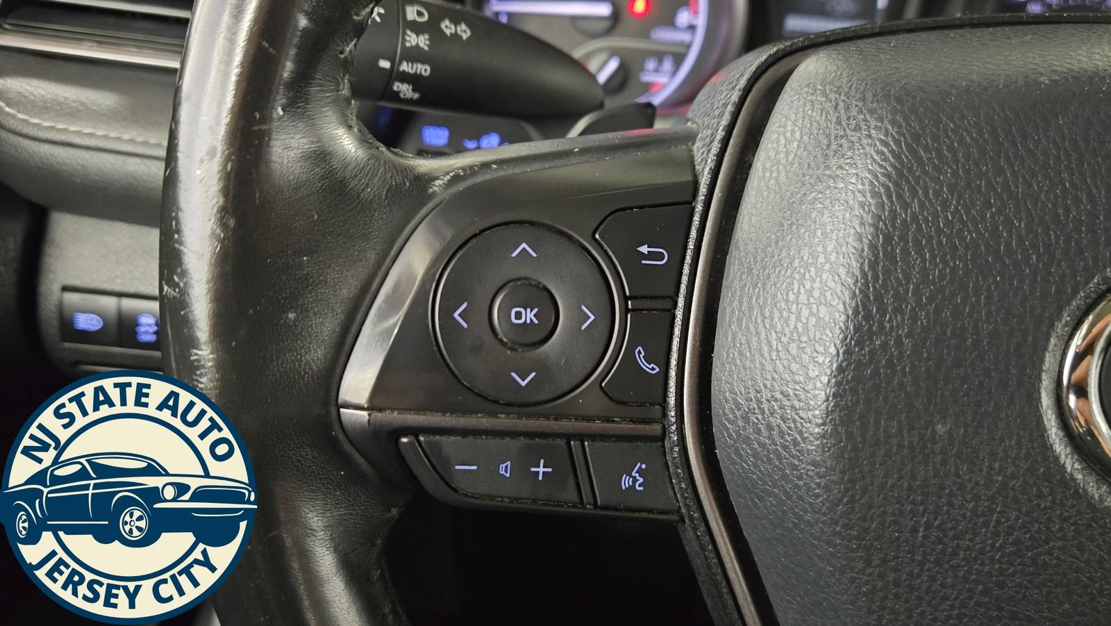 Used 2021 Toyota Camry SE FWD image 12