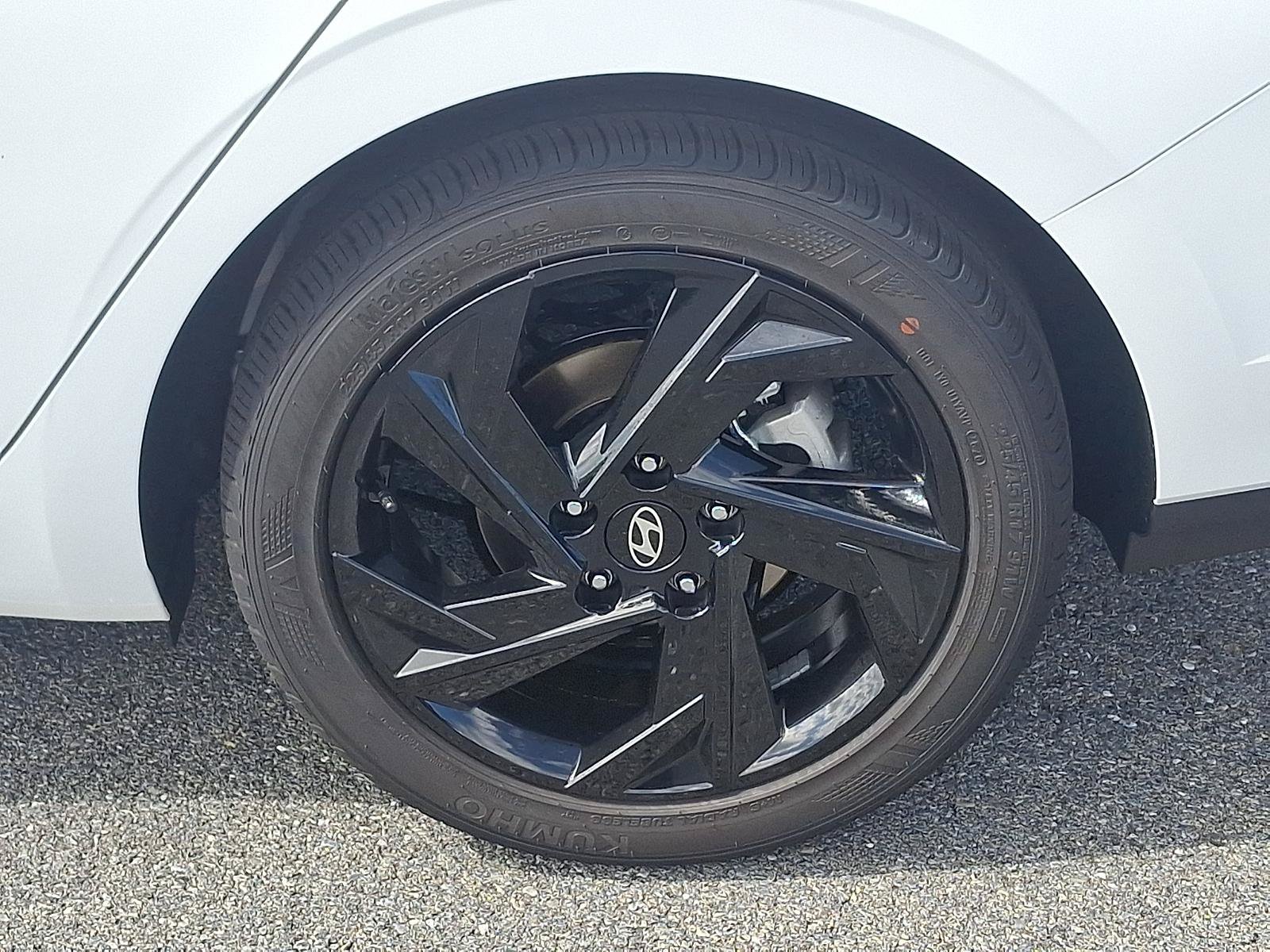 New 2026 Hyundai Elantra SEL Sport FWD image 5