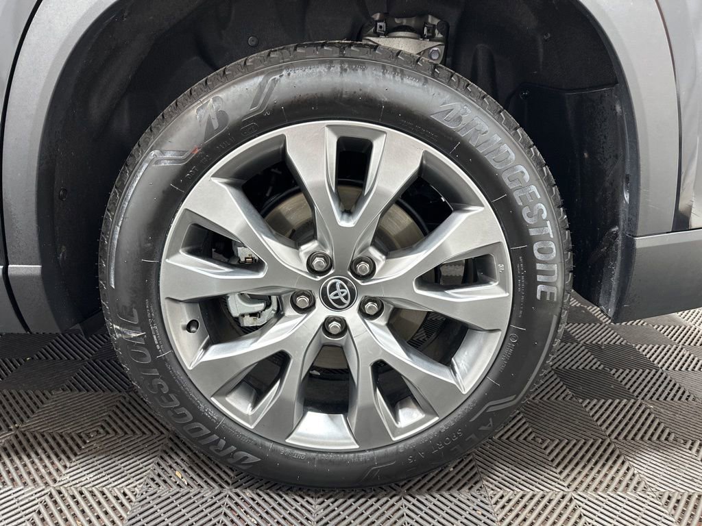 Used 2024 Toyota Grand Highlander Limited image 34