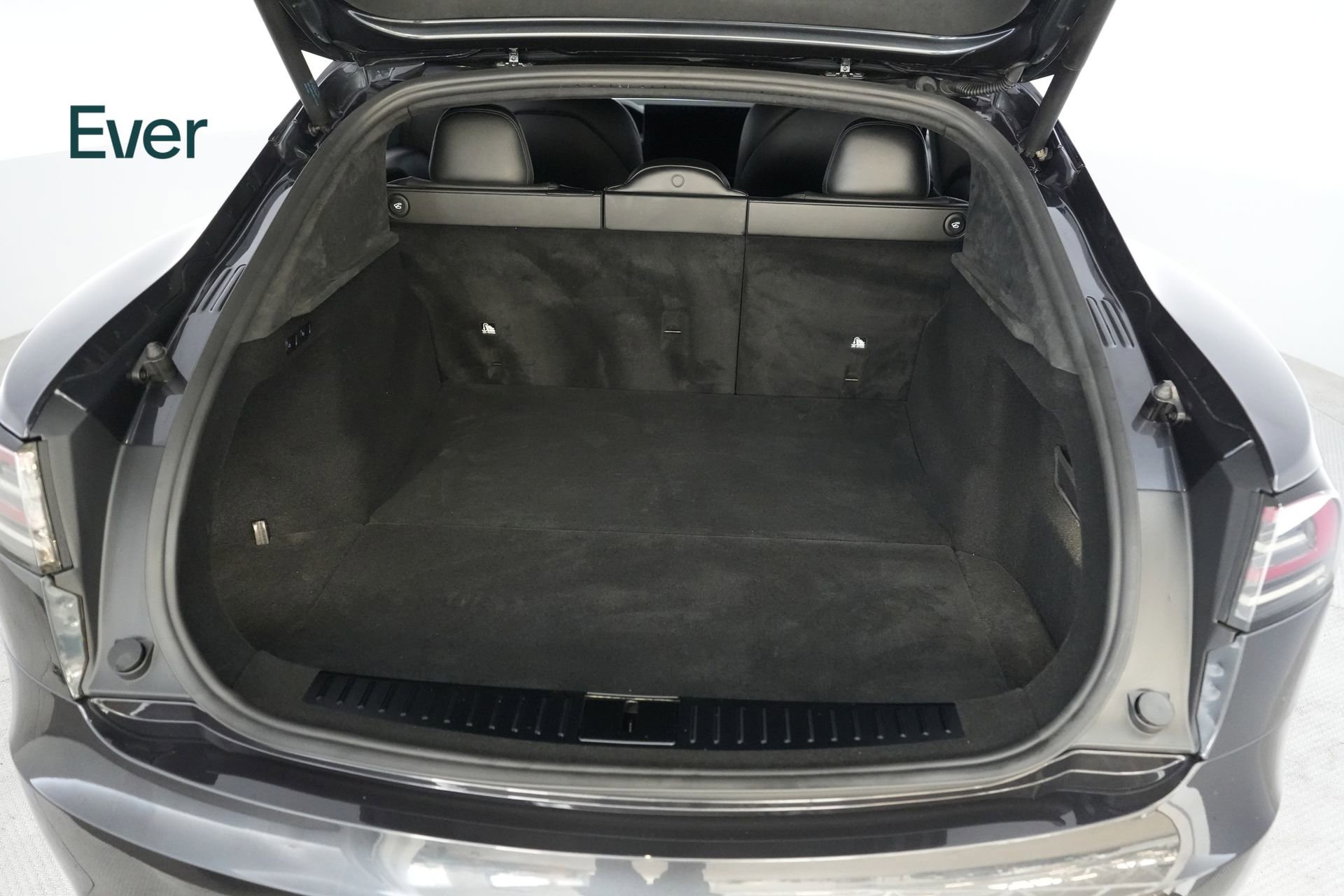 Used 2024 Tesla Model S image 8