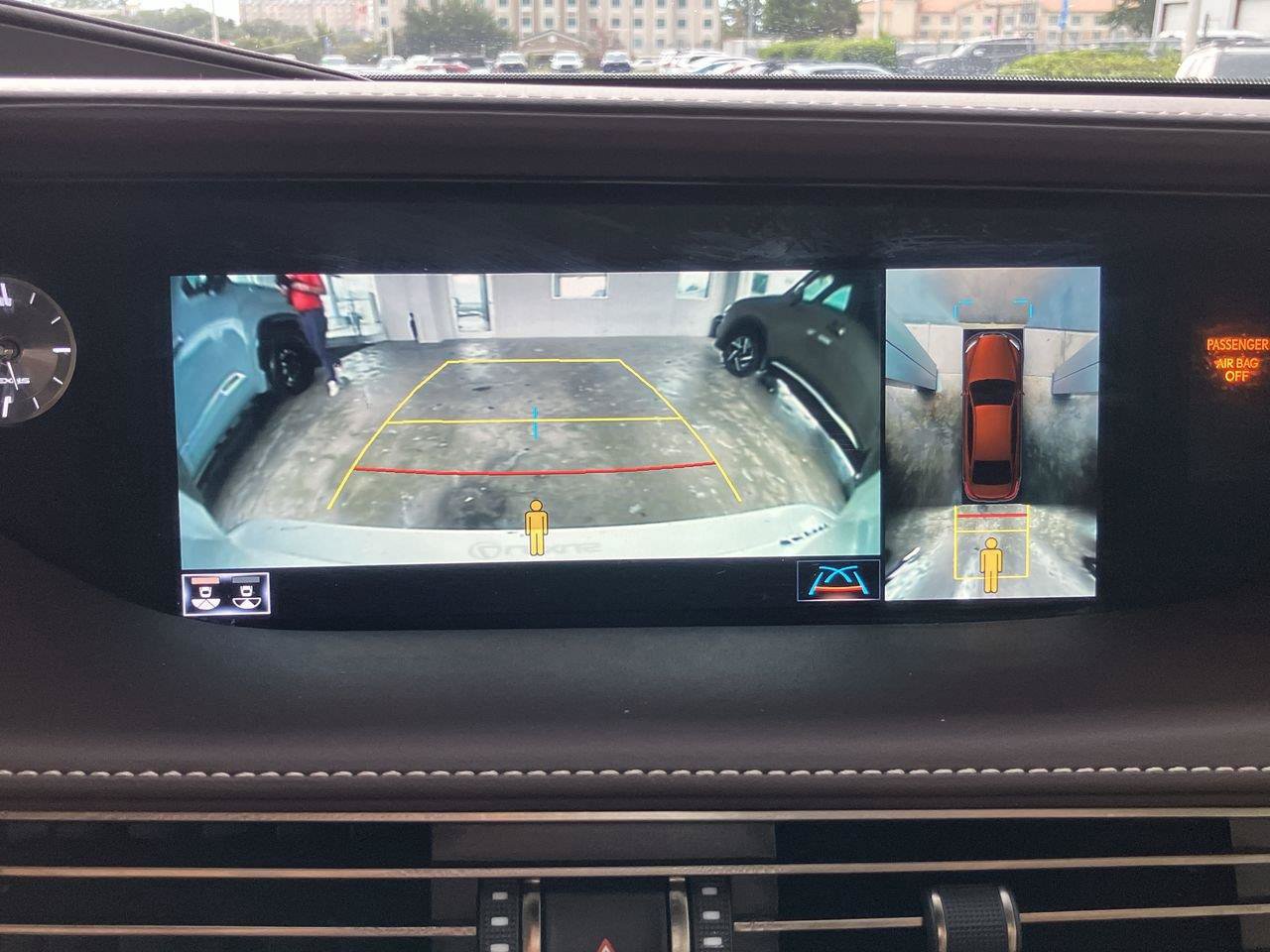Used 2018 Lexus LS 500h w/ Luxury Package RWD image 14