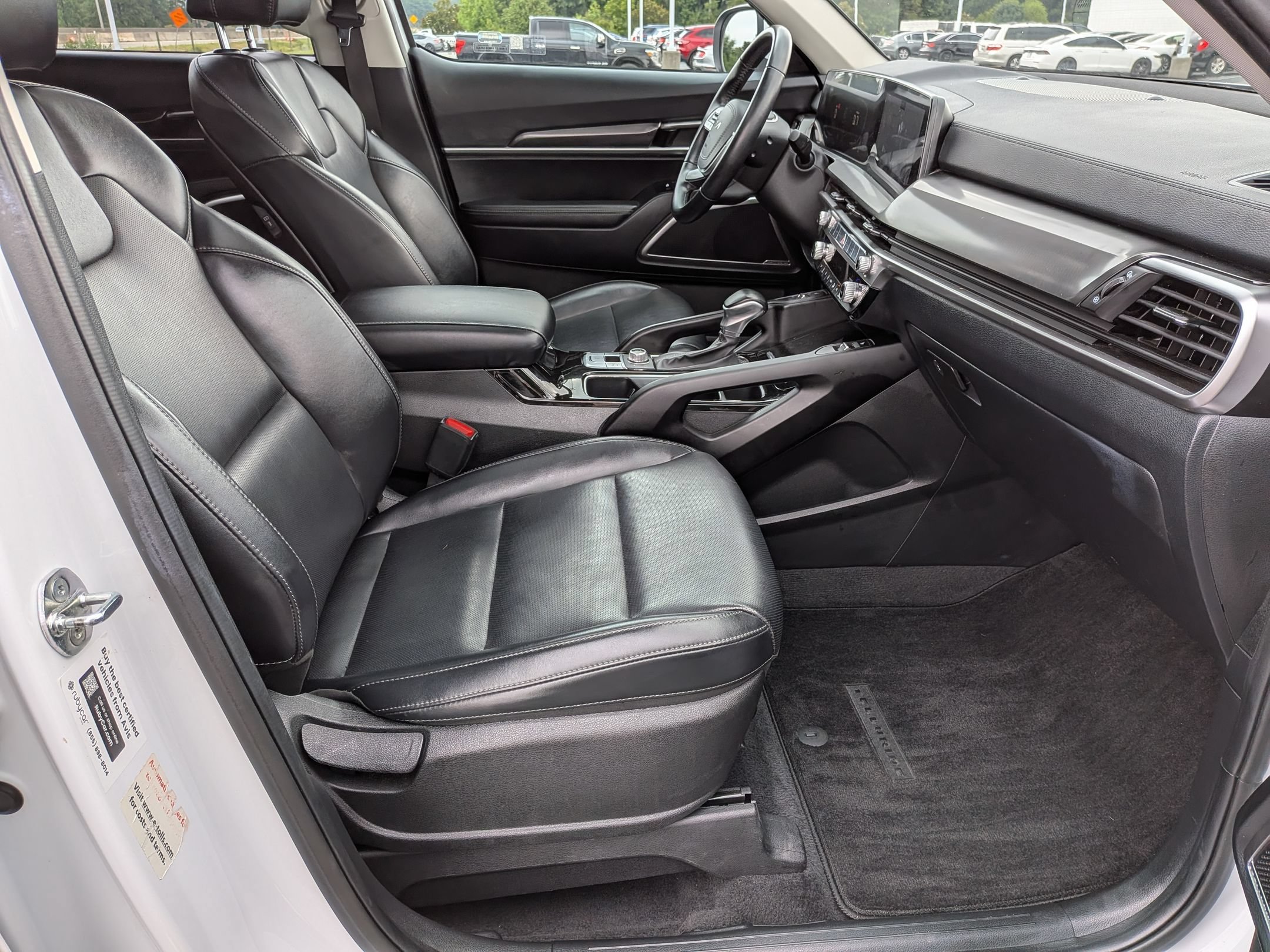 Used 2025 Kia Telluride S AWD/4WD image 39