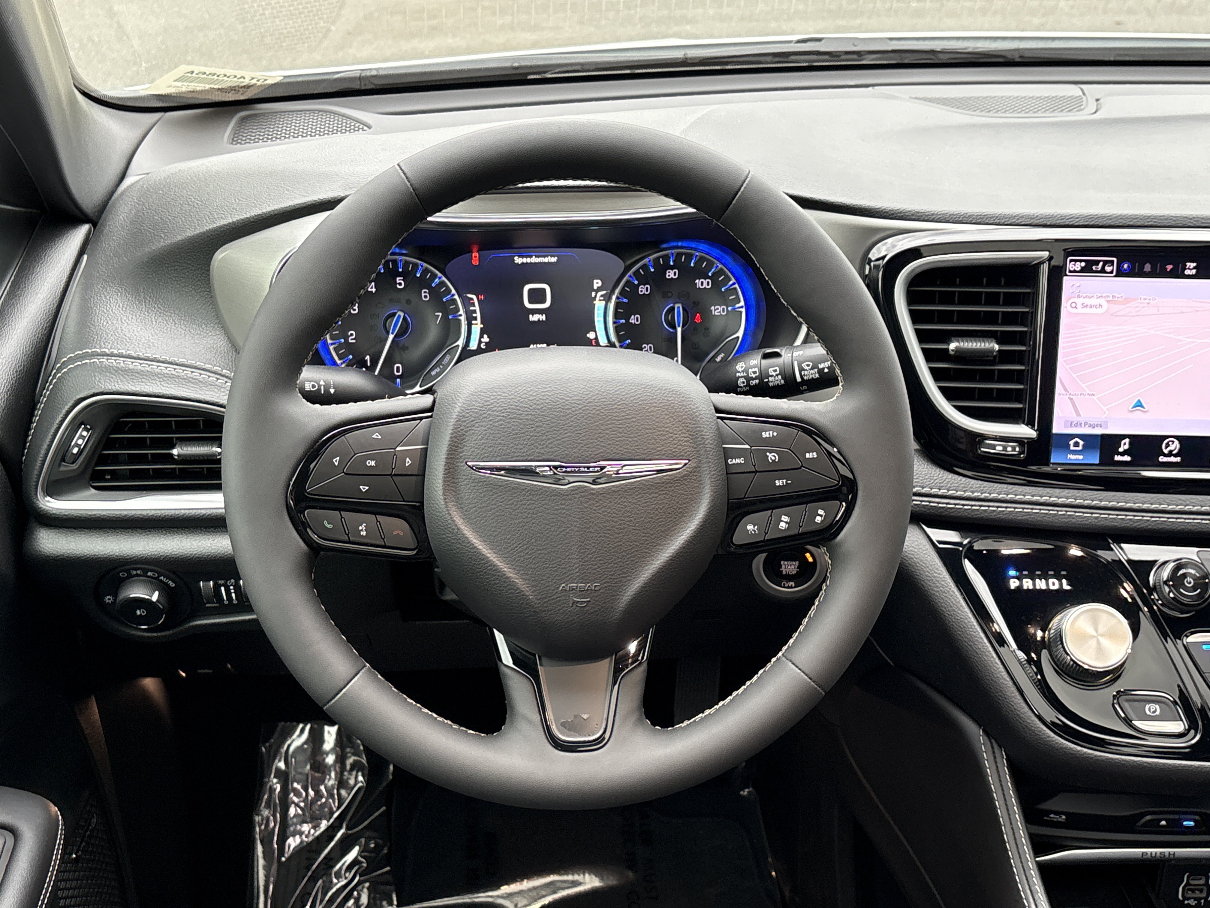 Used 2023 Chrysler Pacifica Limited w/ Uconnect Theater Family Group FWD image 21