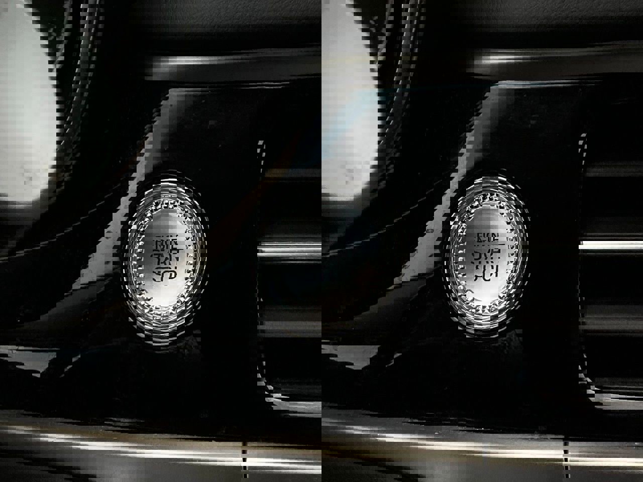 Used 2025 Genesis G70 2.5T image 28