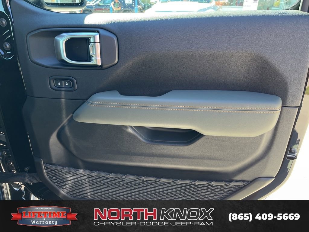 New 2025 Jeep Gladiator Mojave image 28