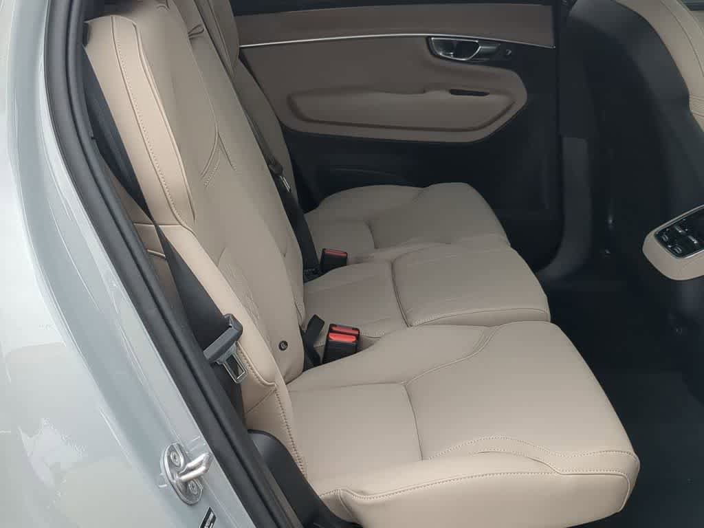 New 2026 Volvo XC90 B6 Plus w/ Protection Package AWD/4WD image 19