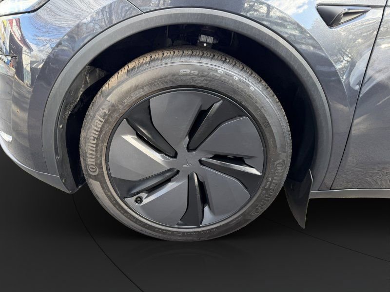 Used 2026 Tesla Model Y AWD image 21