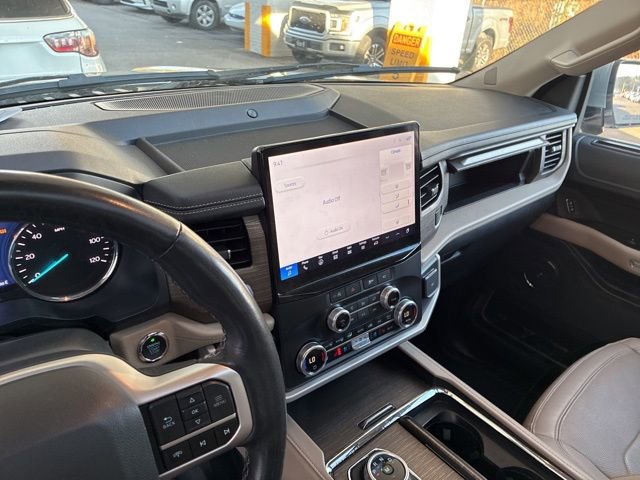 Used 2023 Ford Expedition Limited image 17