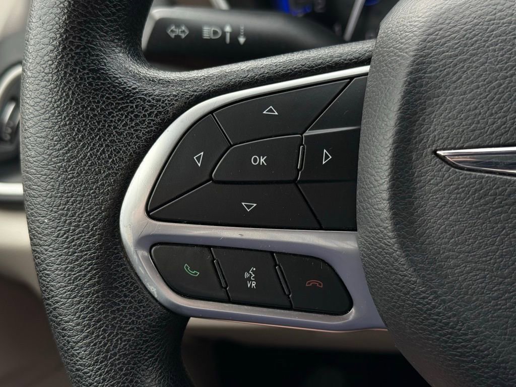 Used 2020 Chrysler Voyager Lxi image 21