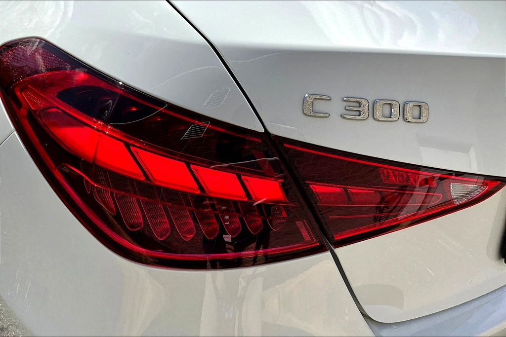 Used 2025 Mercedes-Benz C 300 4MATIC Sedan image 32
