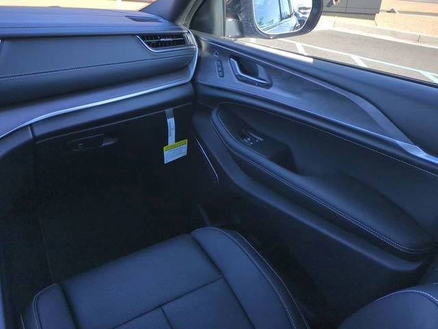 New 2025 Jeep Grand Cherokee Overland w/ Luxury Tech Group IV image 17