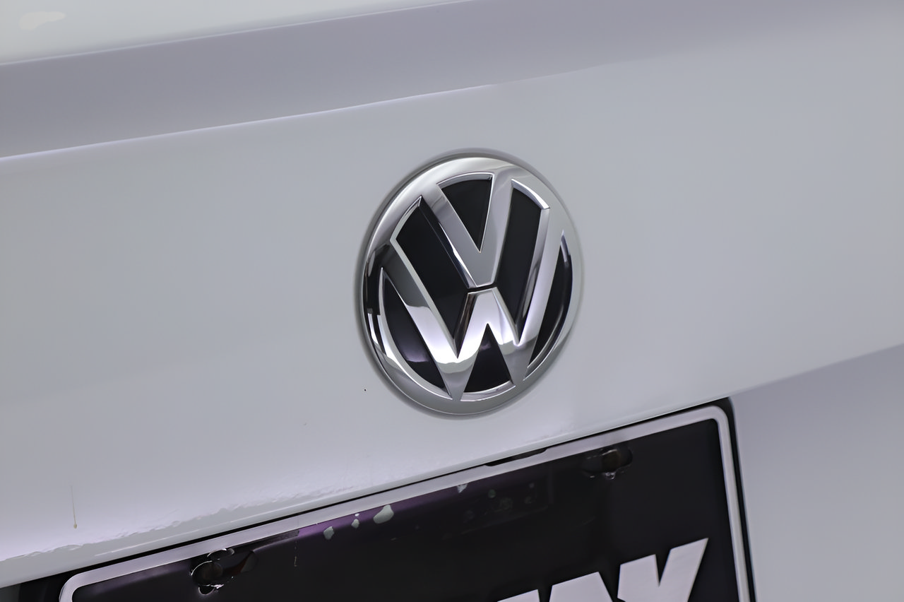 Used 2019 Volkswagen Jetta R-Line FWD image 20