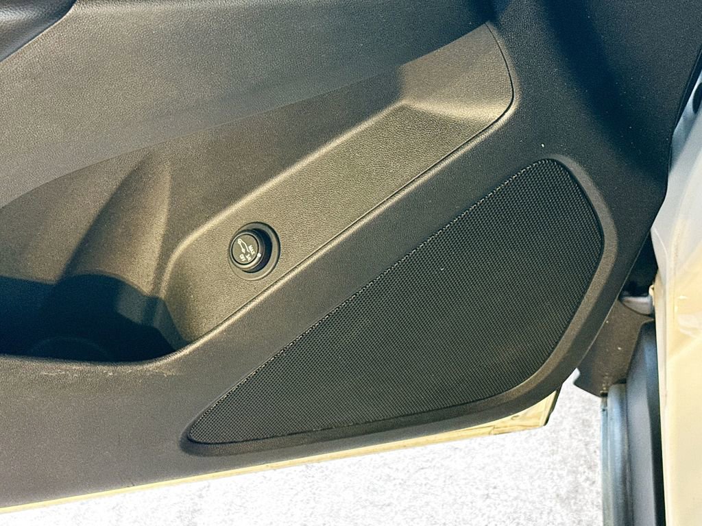 Used 2022 Chevrolet Equinox LT w/ Driver Convenience Package FWD image 19