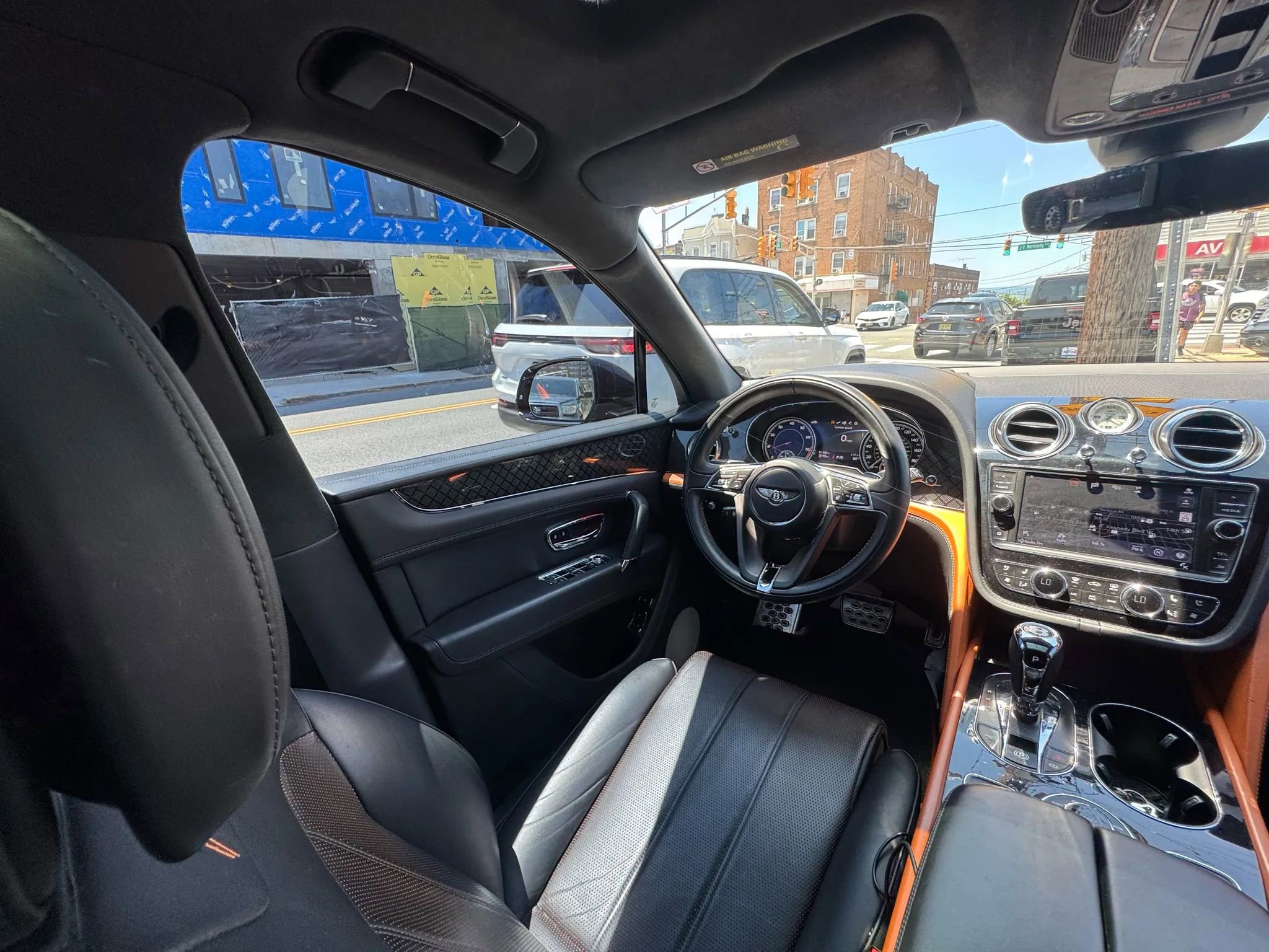 Used 2020 Bentley Bentayga Design Series image 34