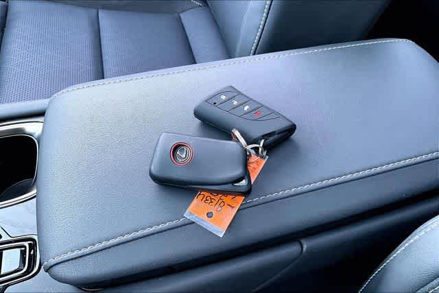 Certified 2025 Lexus RX 450h AWD w/ Convenience Package image 35