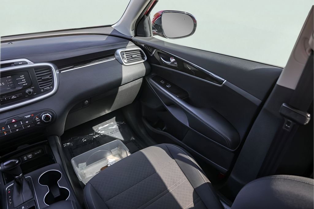 Used 2017 Kia Sorento AWD image 29