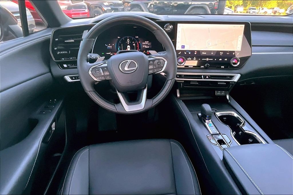 Used 2025 Lexus RX 350 Premium w/ Convenience Package FWD image 5