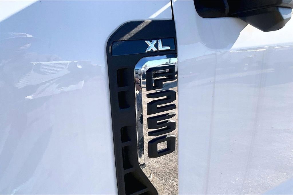 New 2025 Ford F250 XL w/ 360-Degree Camera Package RWD image 14
