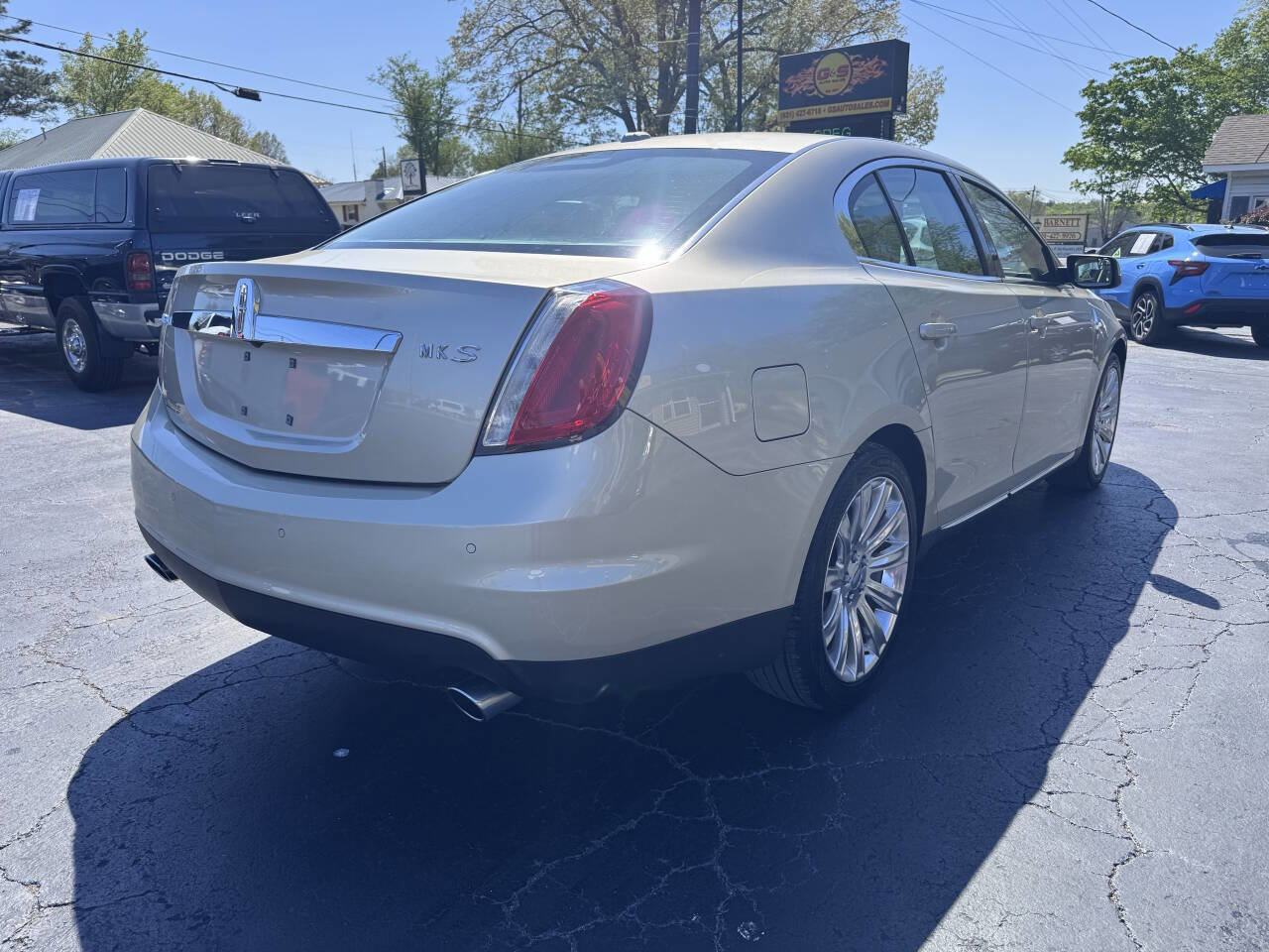 Used 2011 Lincoln MKS w/ 101A Rapid Spec Order Code image 6