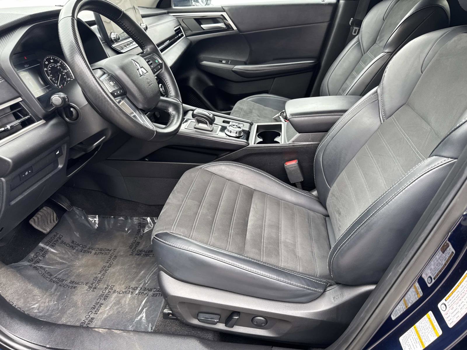 Used 2024 Mitsubishi Outlander FWD image 15