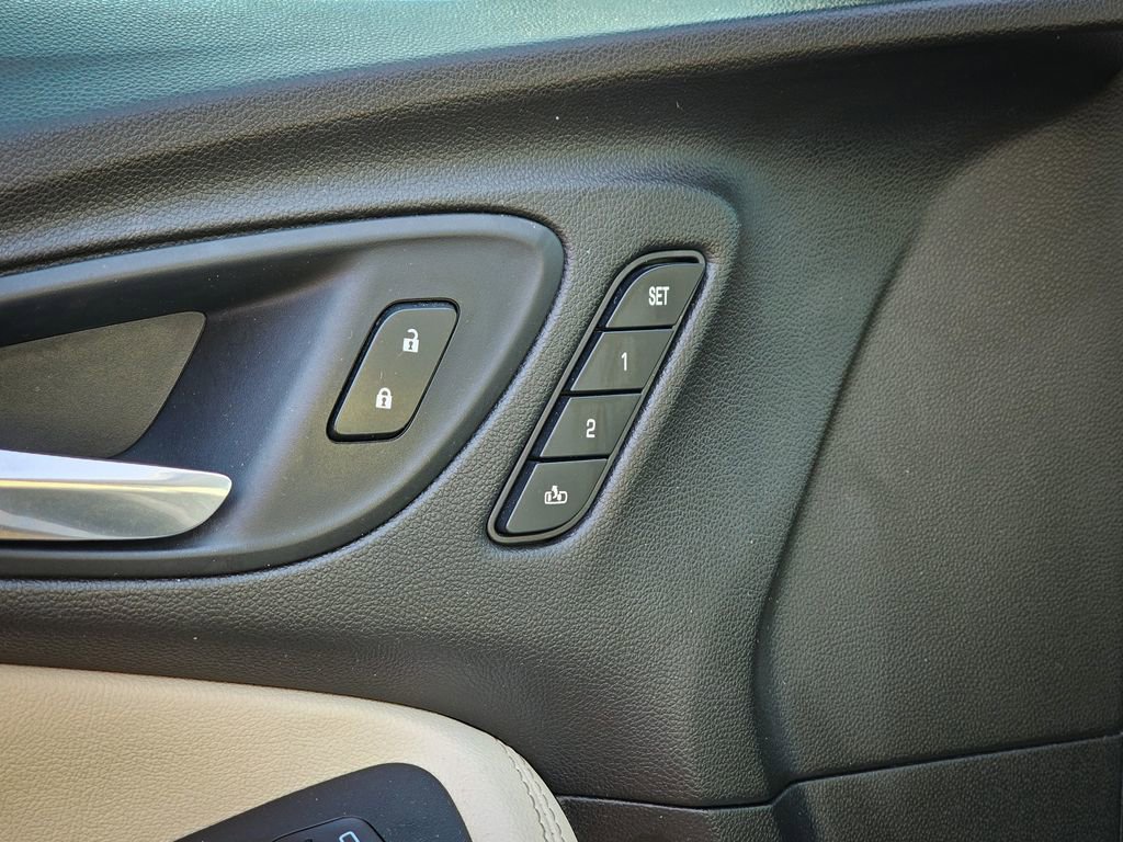 Used 2020 Buick Encore GX Essence w/ Advanced Technology Package image 11