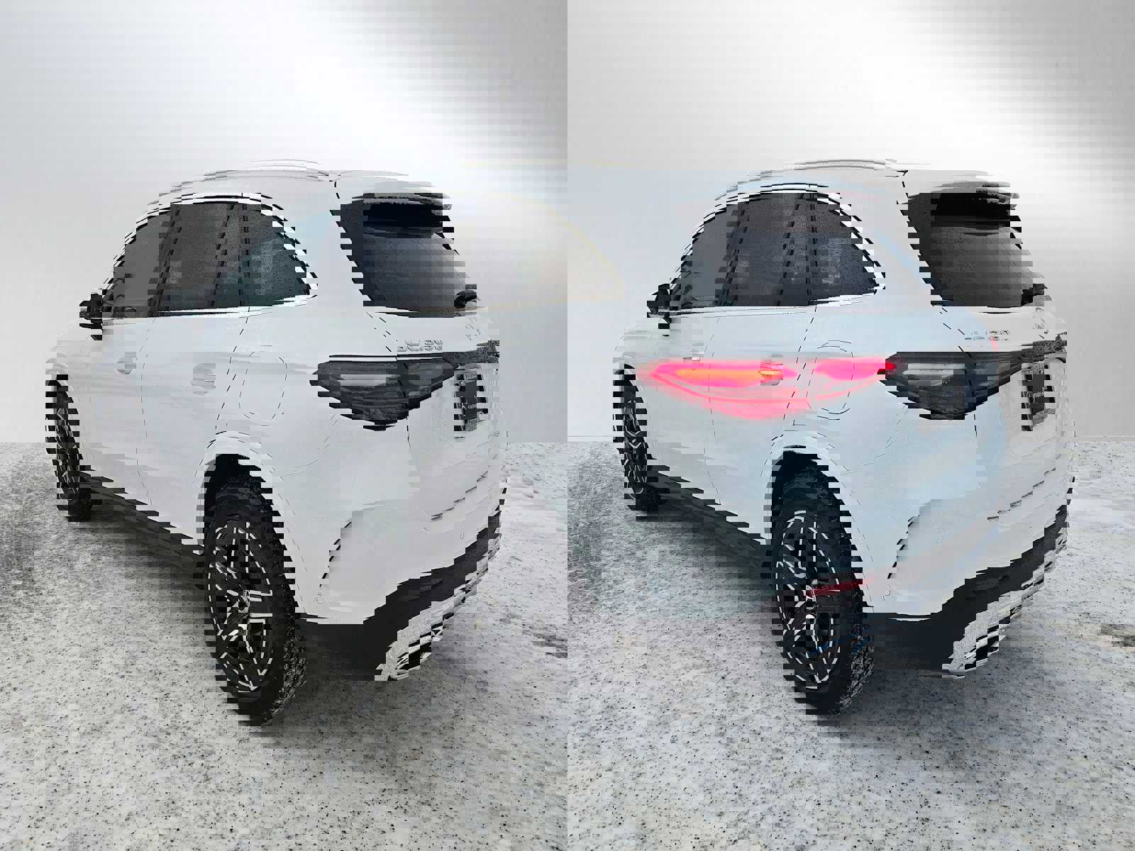 Used 2025 Mercedes-Benz GLC 350e 4MATIC image 5