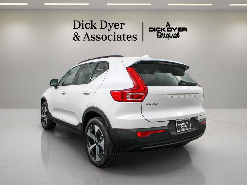 New 2026 Volvo XC40 B4 Plus w/ Protection Package Premier FWD image 4