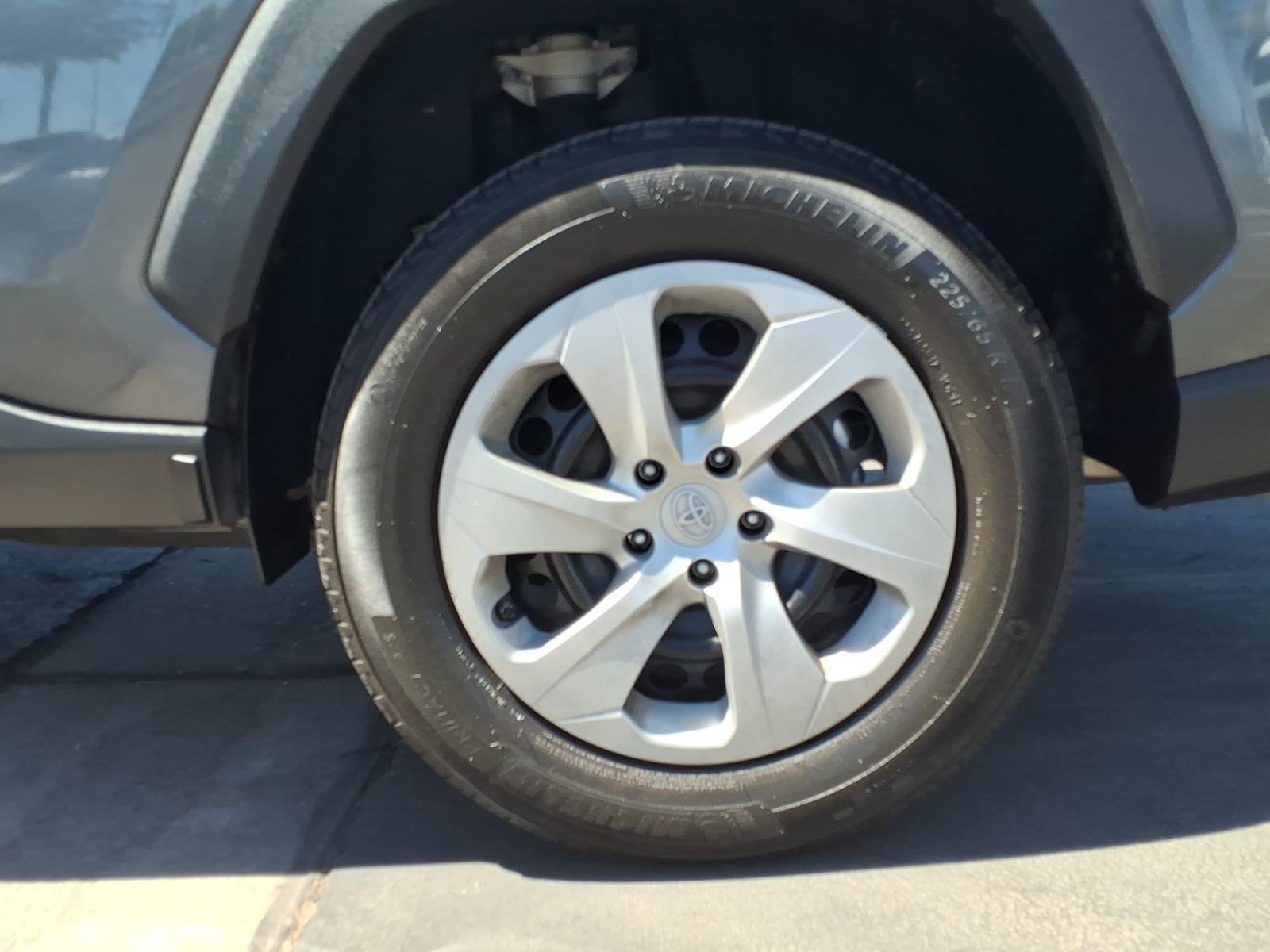 Certified 2023 Toyota RAV4 LE FWD image 9