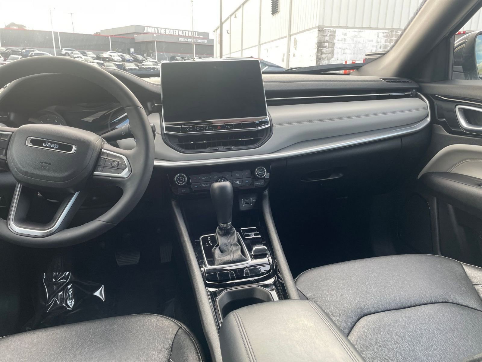 Used 2025 Jeep Compass Limited image 35