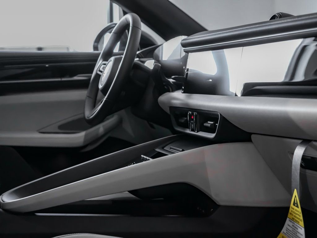 New 2026 Porsche Macan 4S Electric image 31