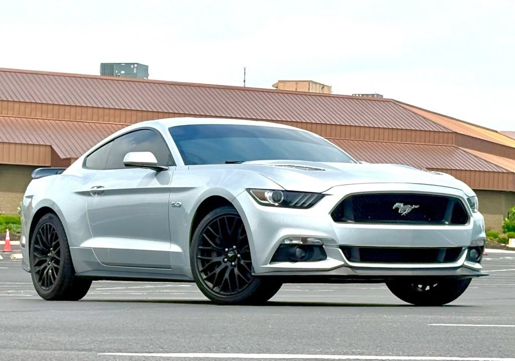 Used 2017 Ford Mustang GT w/ GT Performance Package RWD image 1