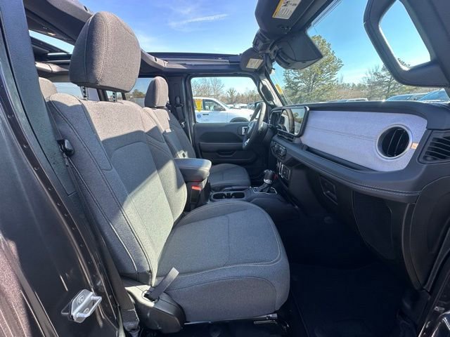 Used 2025 Jeep Wrangler Unlimited Sahara w/ Safety Group image 30