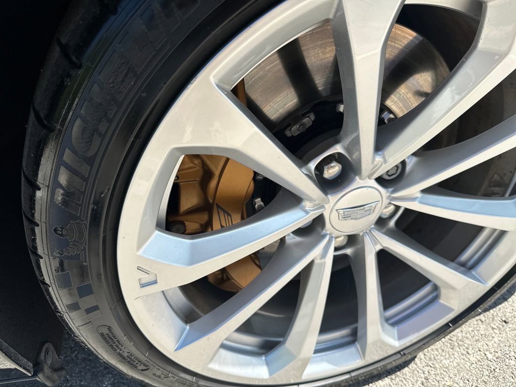 Used 2017 Cadillac CTS V w/ Luxury Package RWD image 14