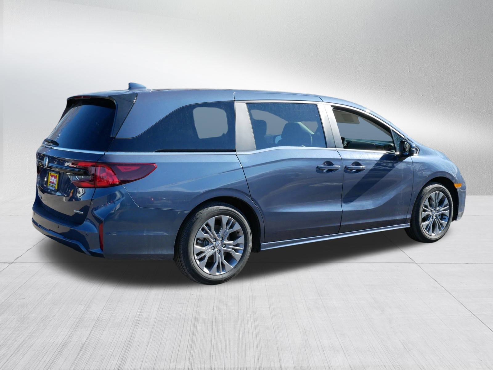 Certified 2026 Honda Odyssey Touring image 7