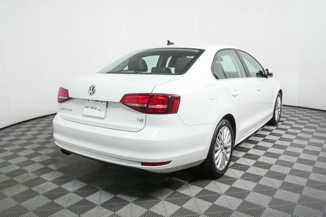 Used 2016 Volkswagen Jetta SEL image 25