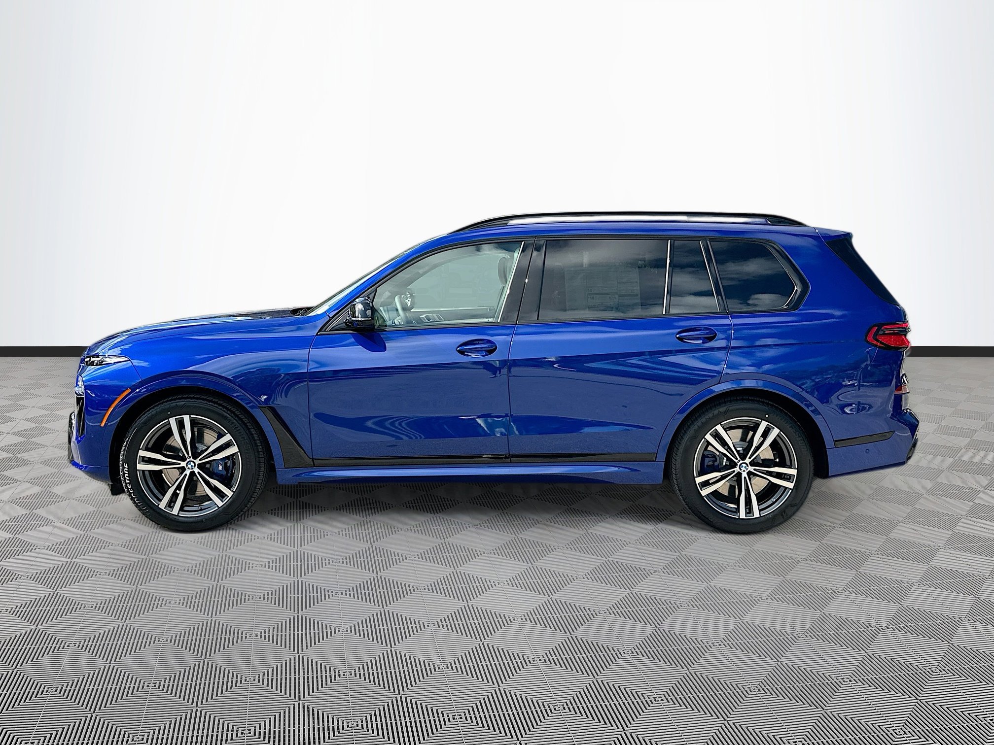 New 2026 BMW X7 M60i image 4