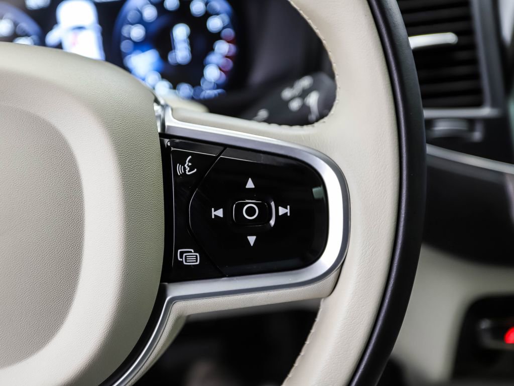 Used 2019 Volvo XC90 T6 Momentum w/ Advanced Package image 13