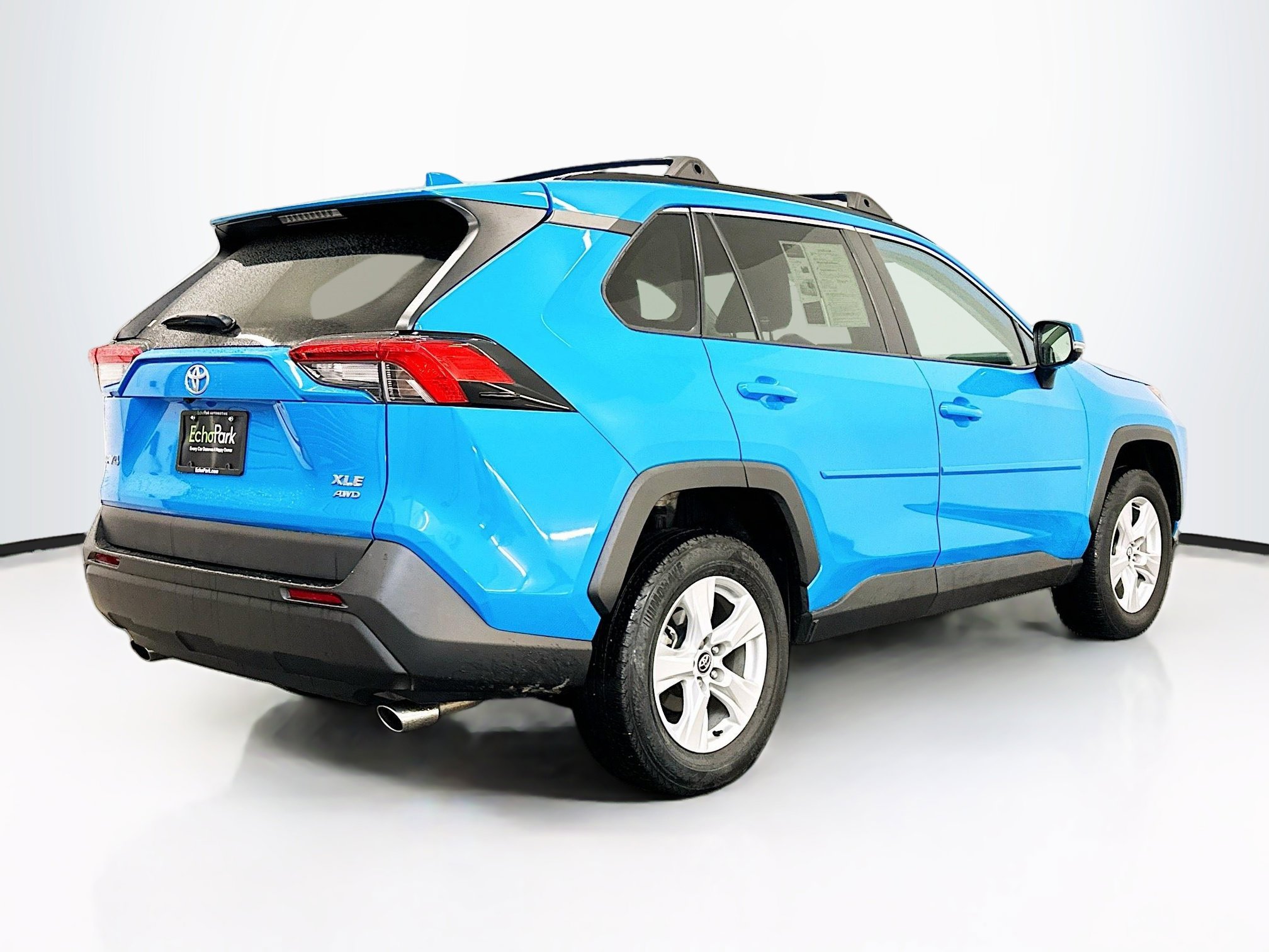 Used 2021 Toyota RAV4 XLE image 9
