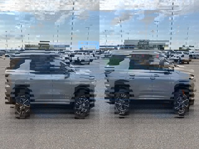 New 2026 Chevrolet Traverse LT w/ Driver Confidence Package image 2