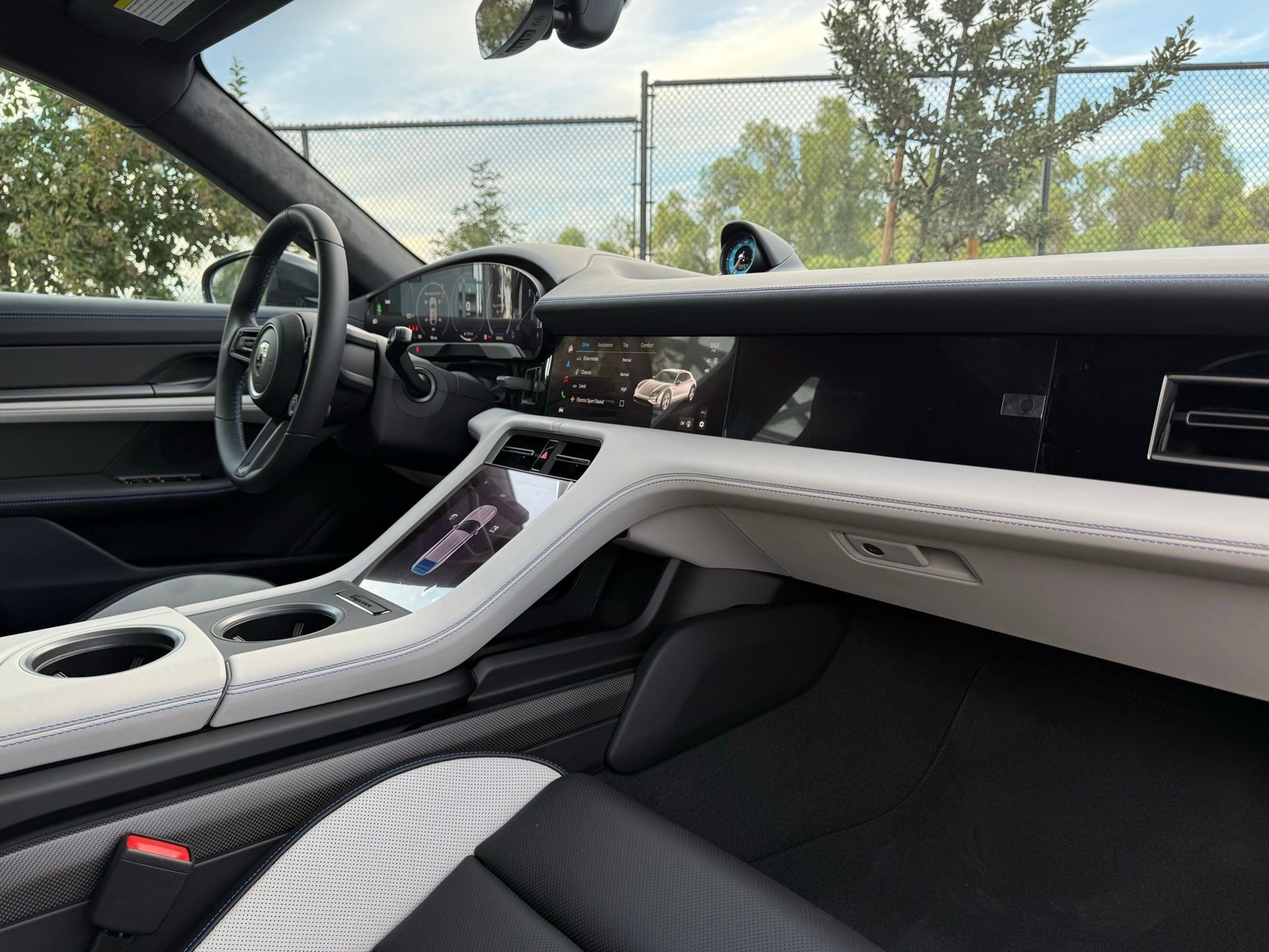 Used 2025 Porsche Taycan Turbo S image 25